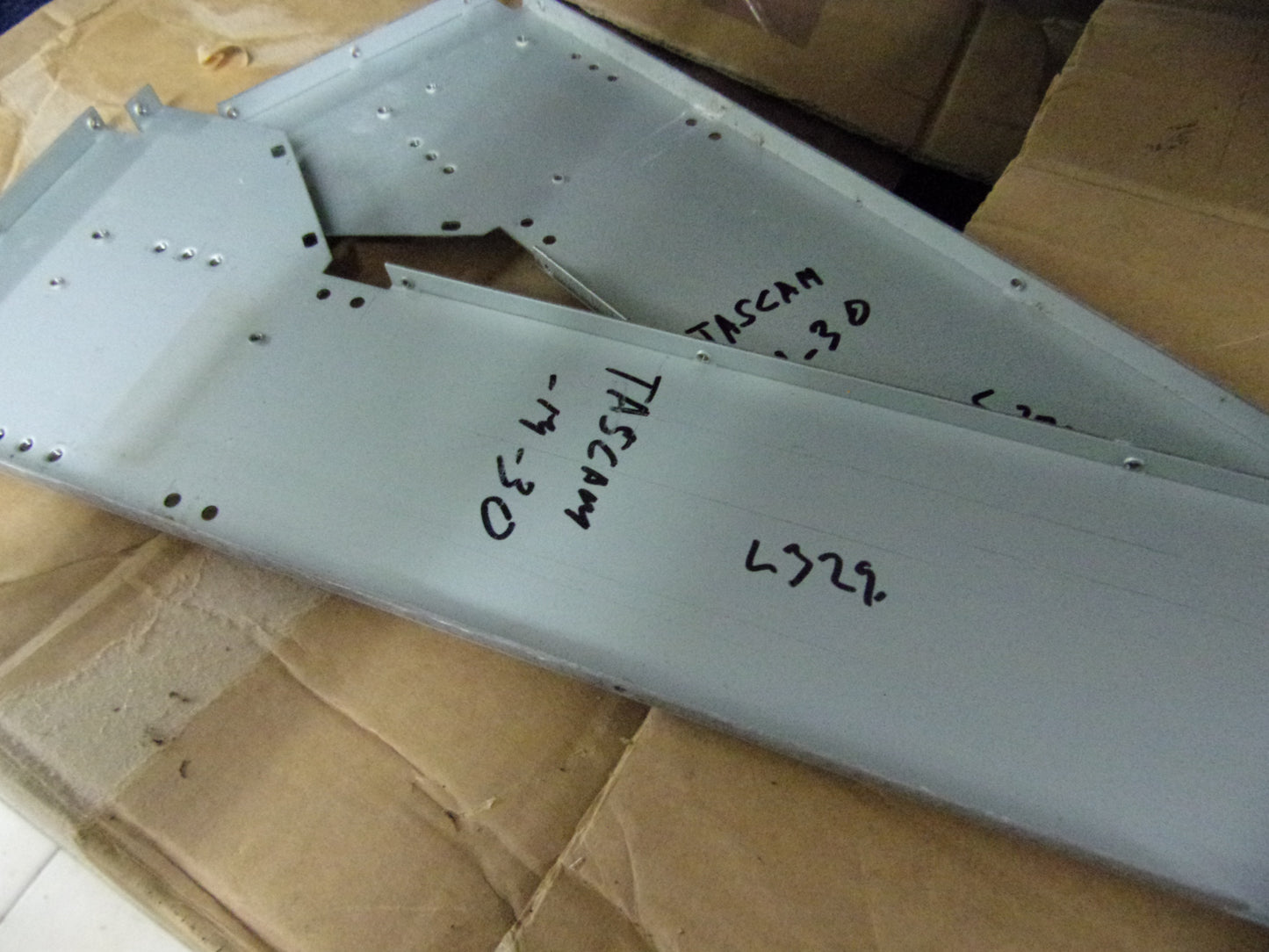 Tascam M-30 side metal plates left or right
