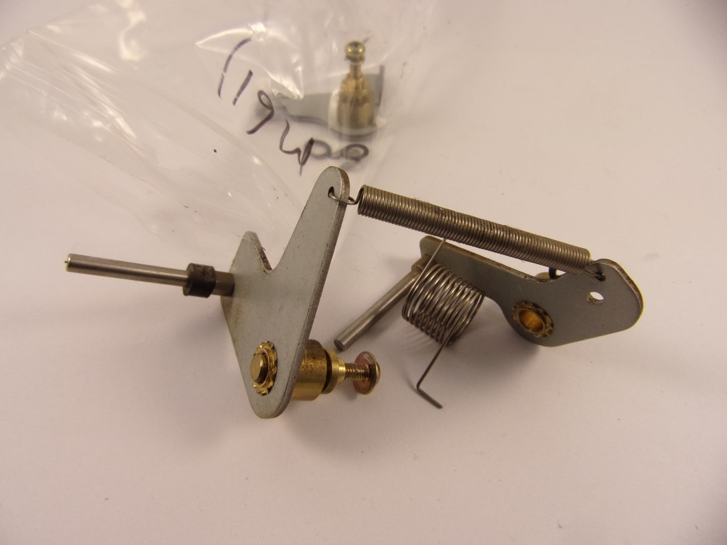 Fostex E-2 Tape lifter pegs