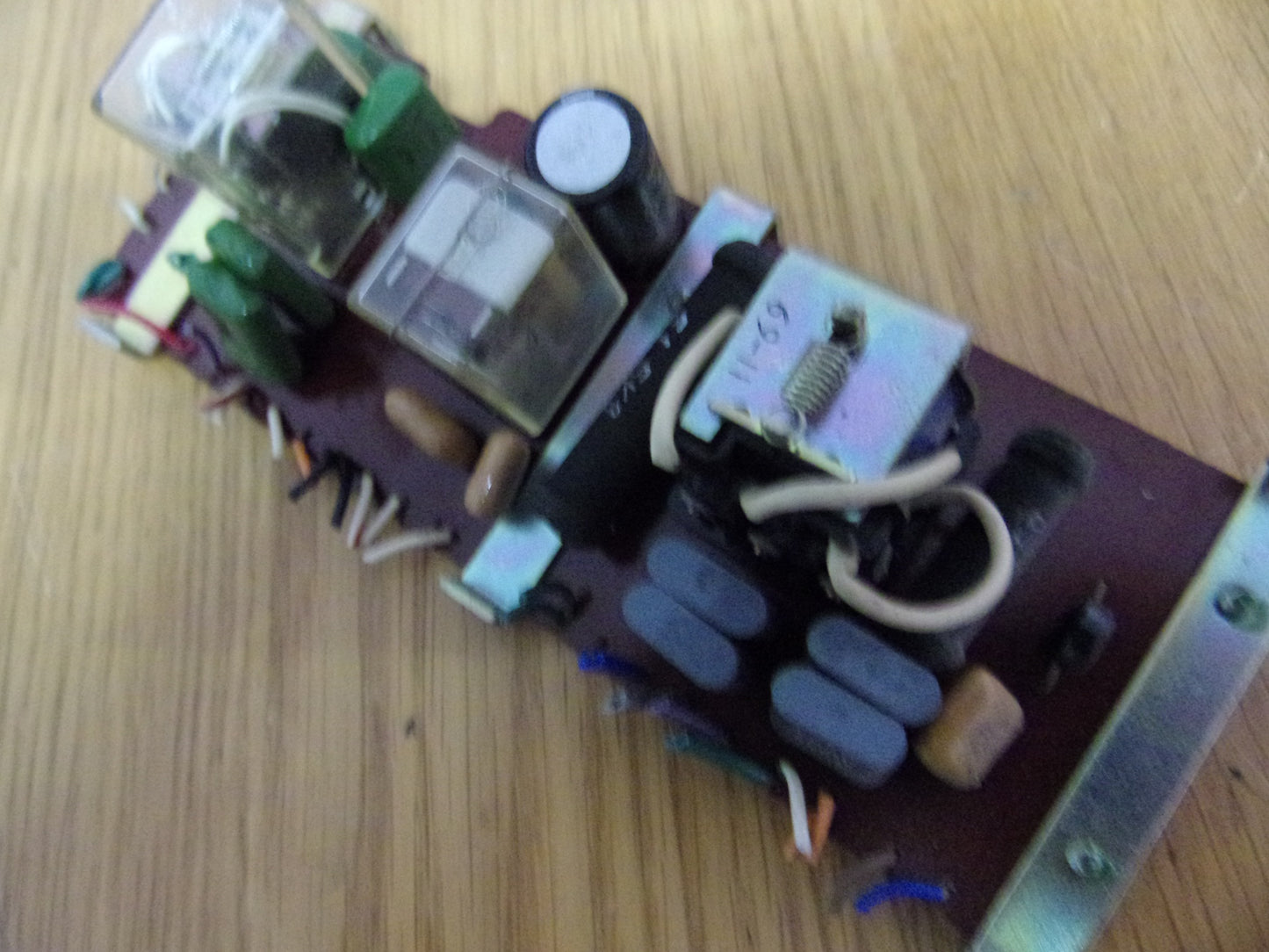 TEAC A-2050 48135-1 relay pcb
