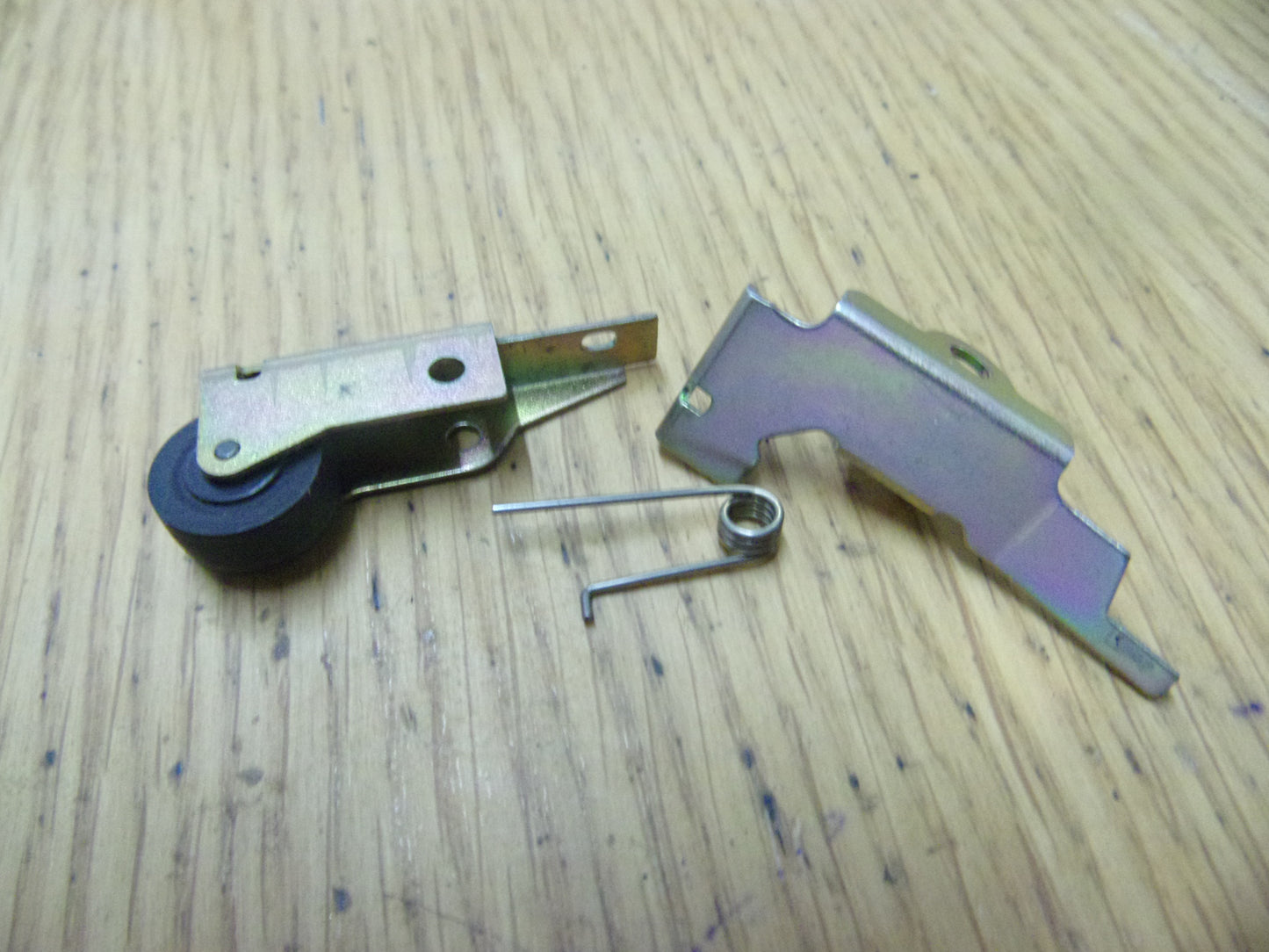 Tascam 112 capstan roller assembly