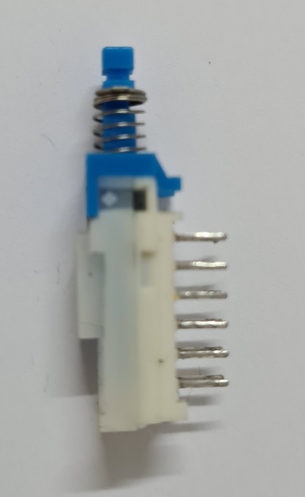 Soundcraft and others switch SPUJ193700  latching SPUJ194500 momentary used