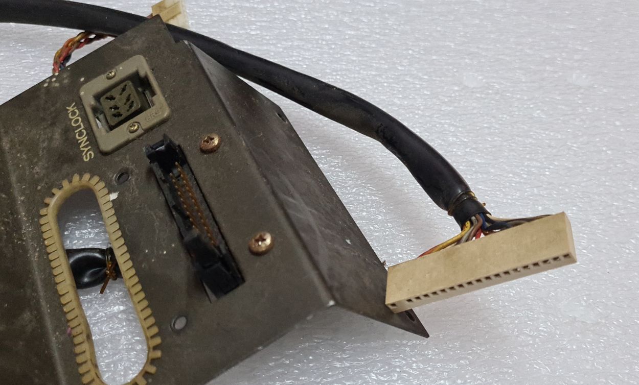 Teac 85-16 metal  rear panel with waka plug and idc