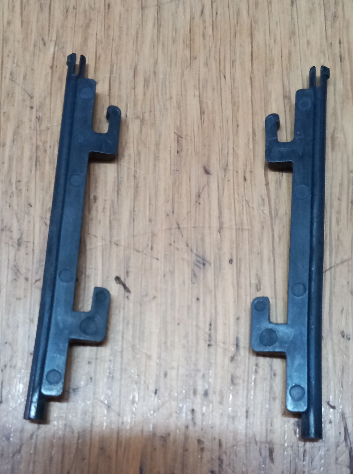 Fostex R8 meter front panel hooks 'cactus ears'