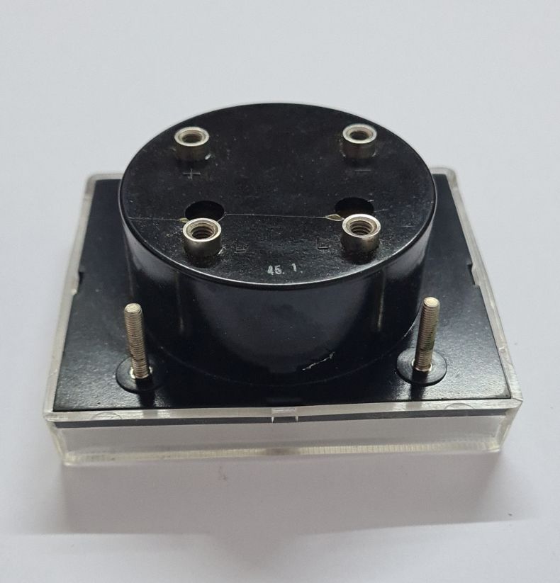 Teac A-4010S black VU meter
