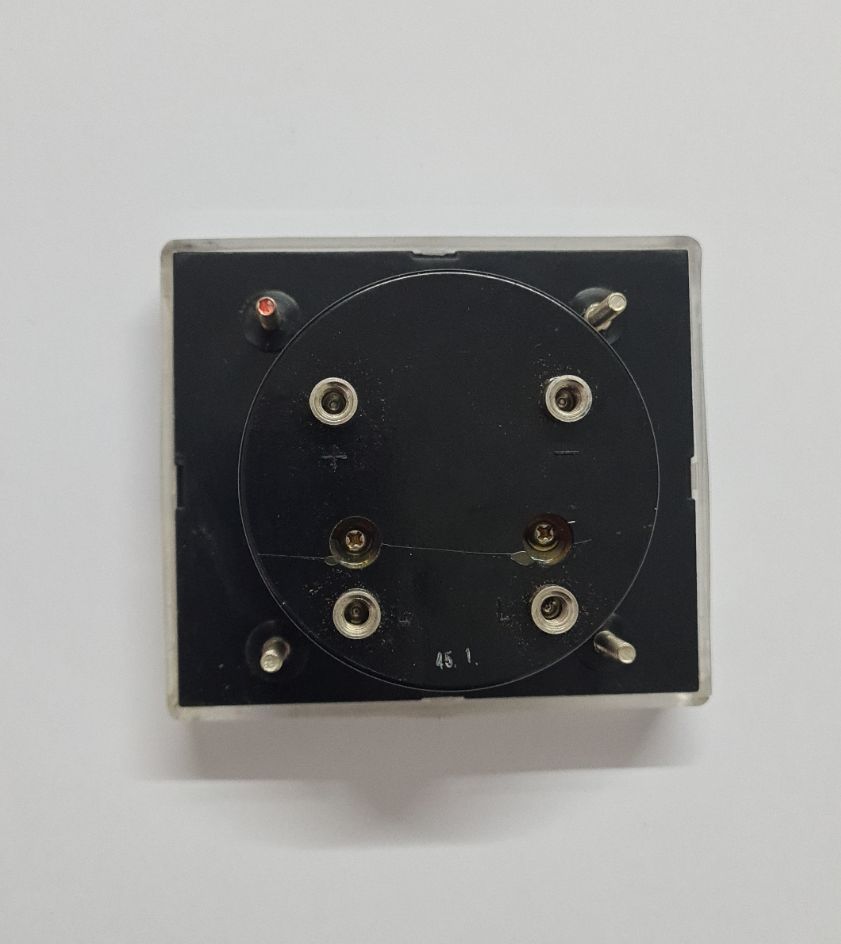 Teac A-4010S black VU meter