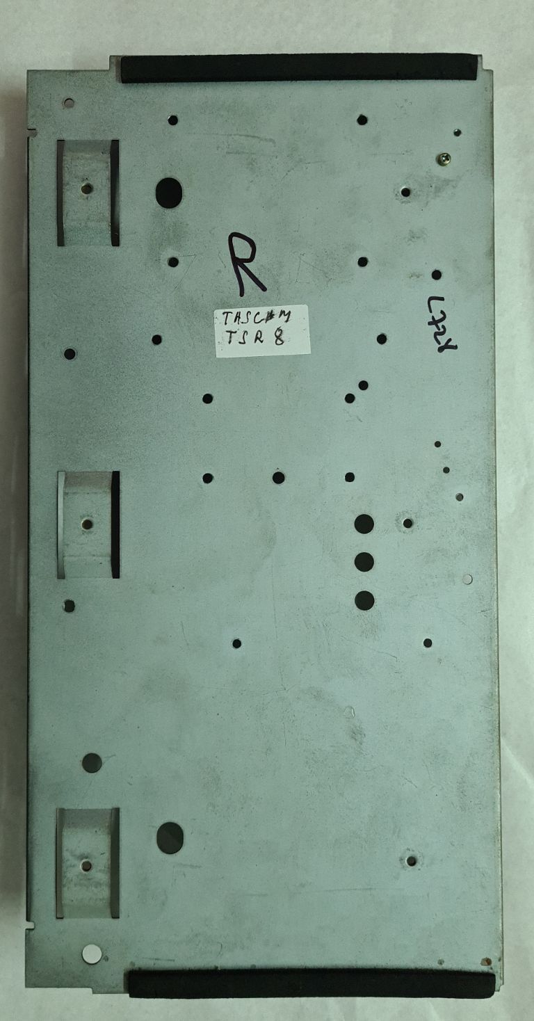 Tascam TSR-8 INTERAL SIDE PANEL right
