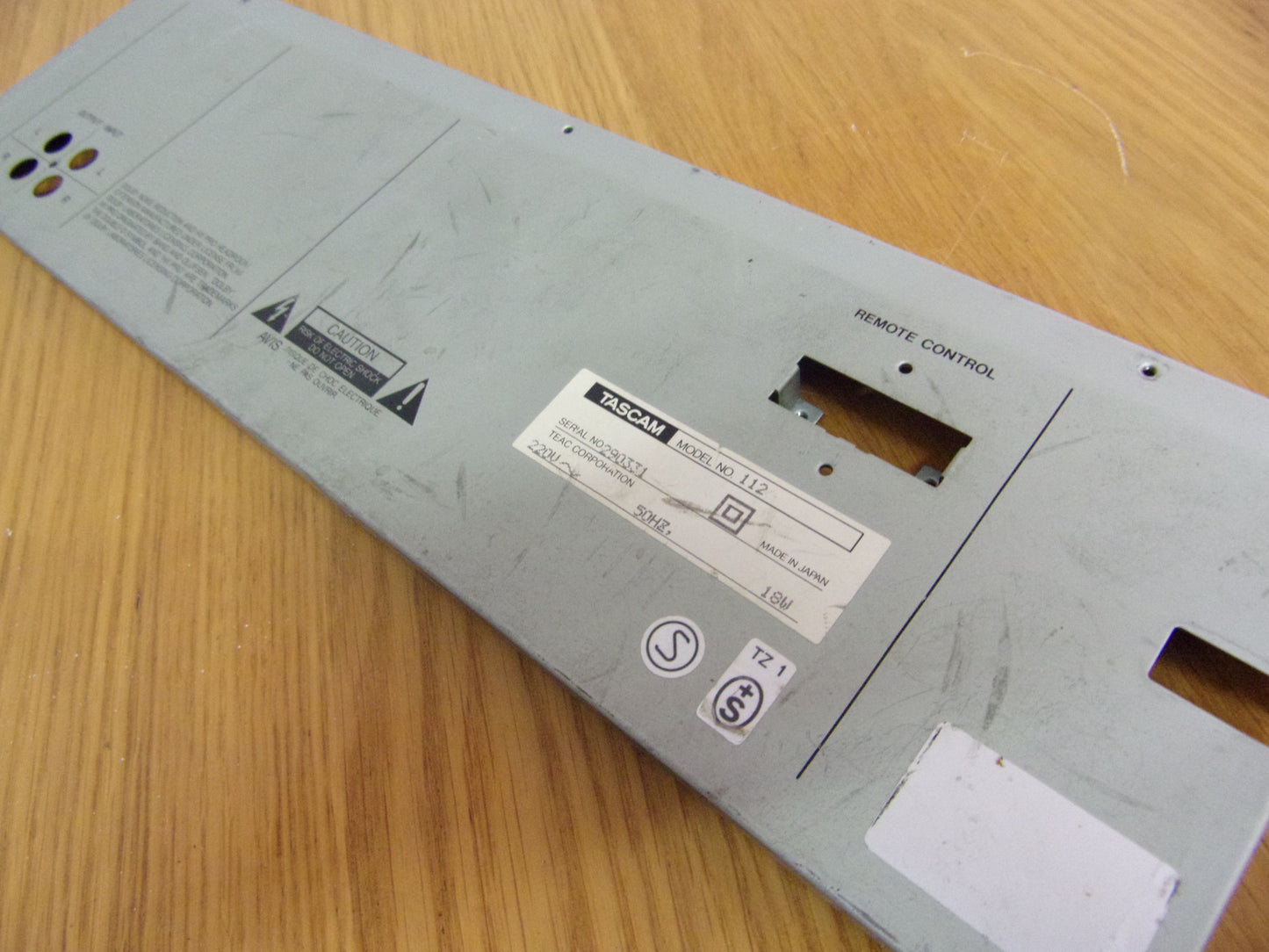TASCAM 112 Metal panels