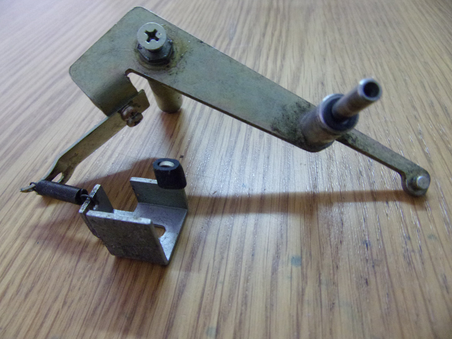 Teac A-3340  pinch wheel assembly bar