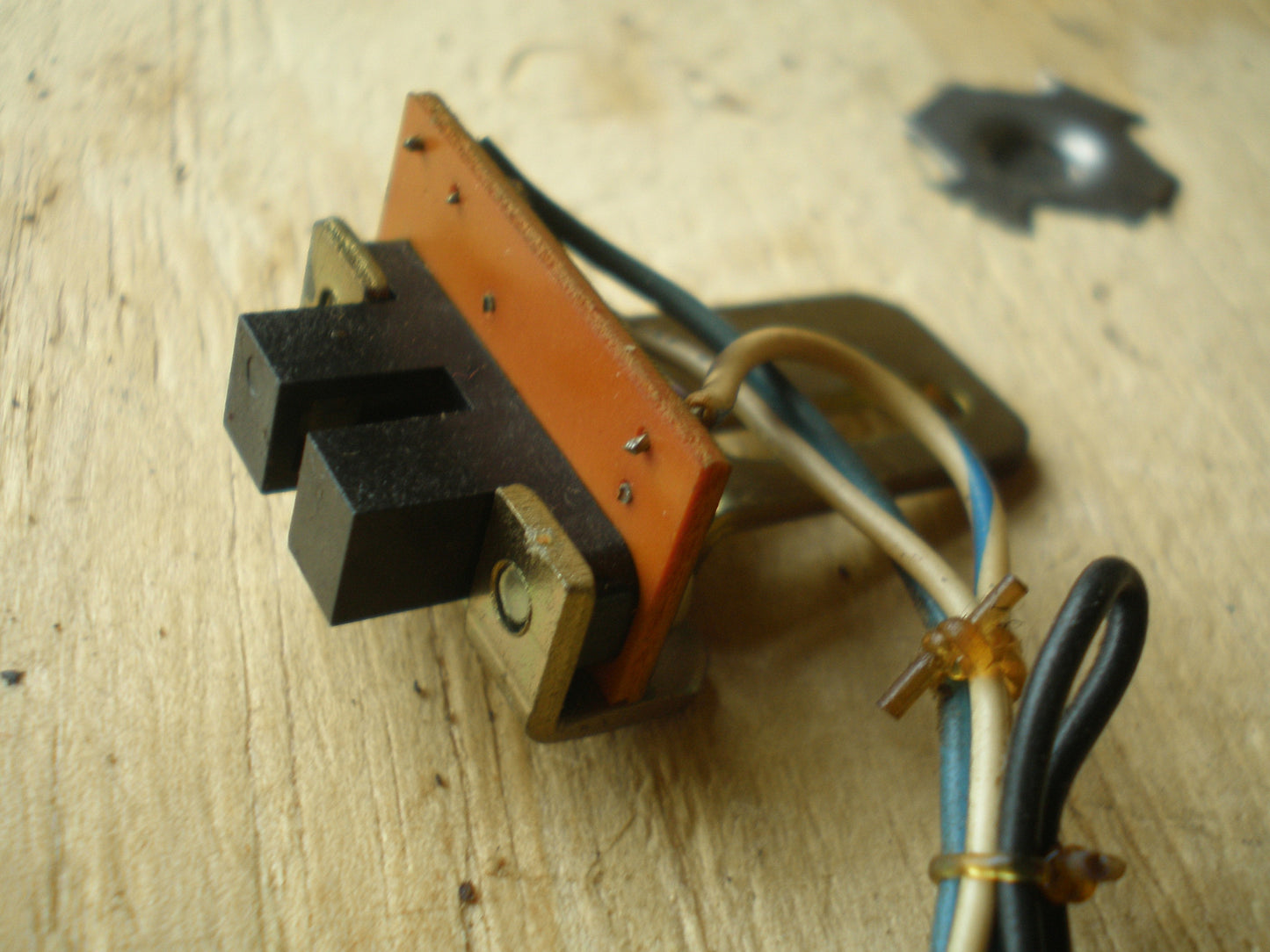 Teac 85-16 opto coupler ON1102