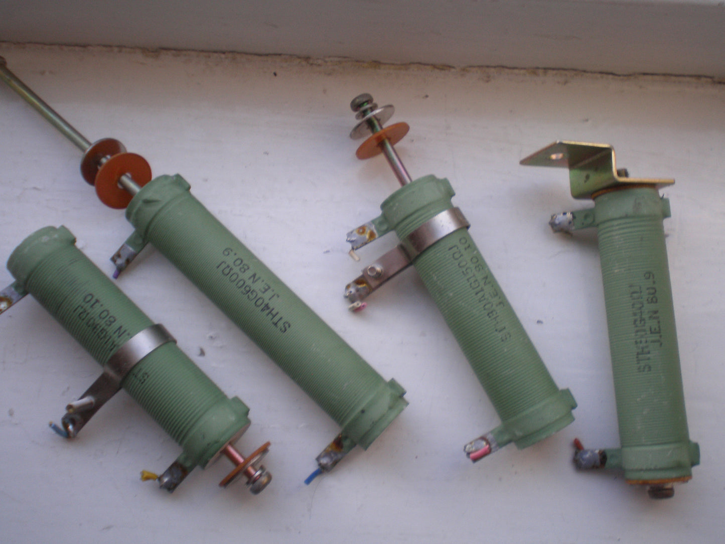 40 watt 600 ohm wirewound resistor
