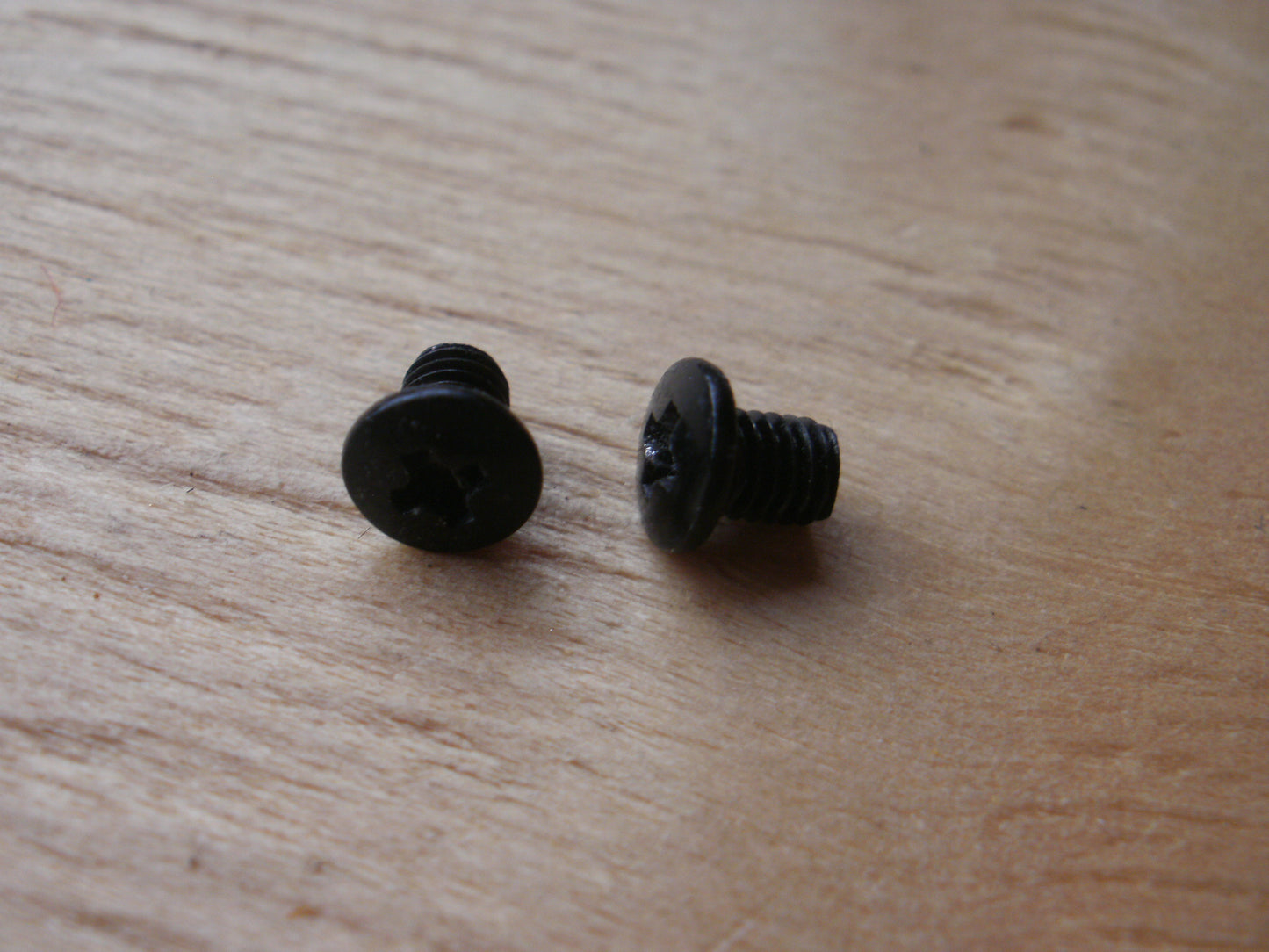 Tascam M2600 fader screws pack 4